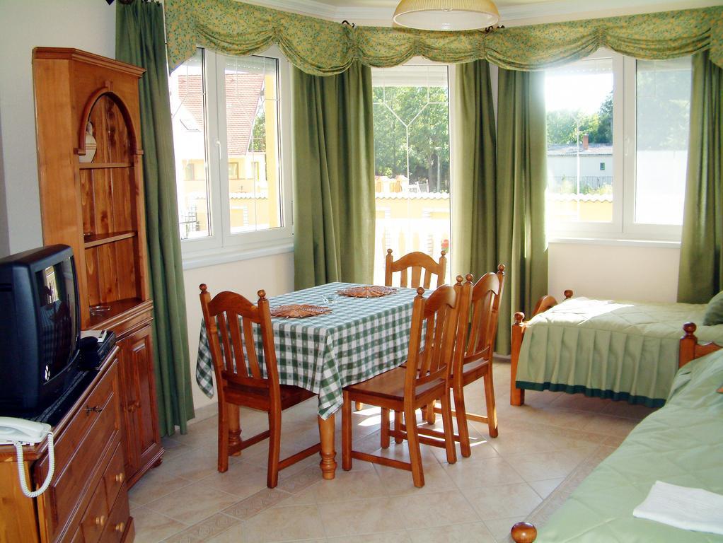ハイデゥソボスローMargareta Apartmanhazアパートメント 部屋 写真